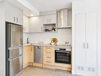 Investor Quits Light-Filled Corner Apartment