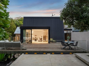Sophisticated Living with Idyllic Green Outlook