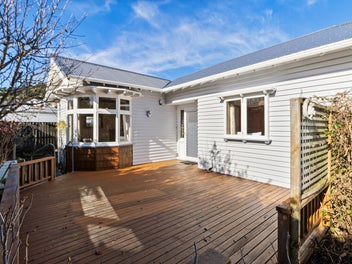 CHARMING CHARACTER HOME - PRIME LOCATION
