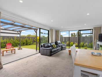 Awesome Location - Reserves, Tracks & Parks