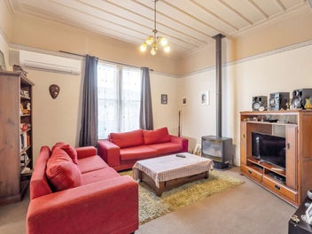 Villa vibe value in the city!