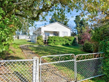 Edge-of-Town Lifestyle with Subdivision Potential!