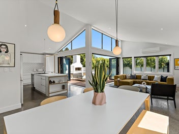 Spacious & Stylish Family Living
