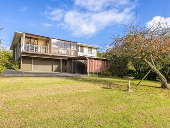 Comfort, space & views in prime Huntly...