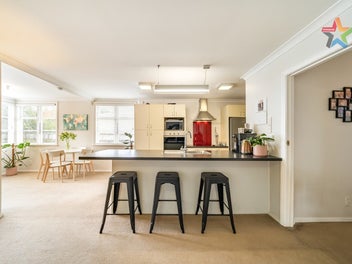 AVALON, LARGE LIVING,DOUBLE GARAGE!