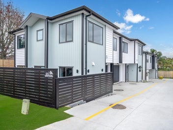 Stylish & Smart Value in the Heart of Howick!
