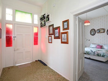 HUGE POTENTIAL - PRIME LOCATION - IMAGINATION???
