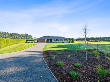 Unique Lifestyle Opportunity!