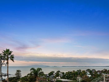 Stunning Coastal Living in Campbells Bay