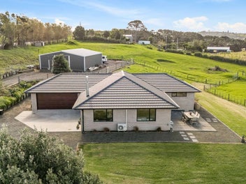 2712 South Head Road Helensville
