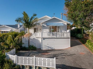Narrow Neck Beach Bungalow + Cottage