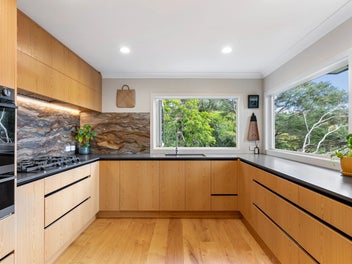 Transformed treetop family retreat