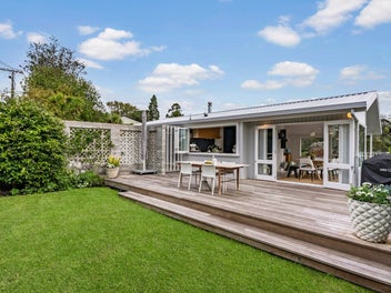Sun soaked family retreat with panoramic views