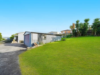 1017m² Freehold Land – Subdivision Potential