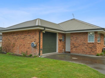 * UNDER OFFER * Modern Unit in Halswell
