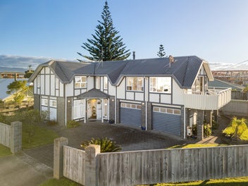 Beachside Opportunity on Karewa Parade