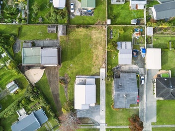 Prime residential section - no covenants!