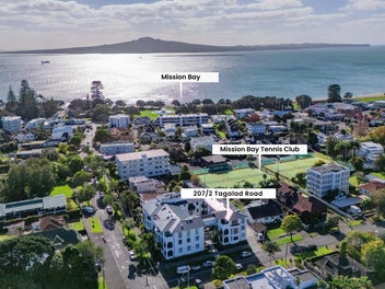 Owners southward bound - make your offer today!