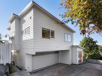 Modern Comfort and Stunning Views