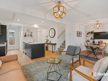 St Clair Townhouse or Lock & Leave