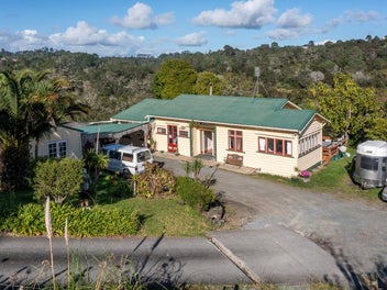 A blank canvas for your ultimate dream home!