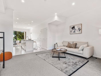 Jalcon gem! two beds plus garage