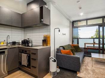 Dual Key Apartment - Vendors Need This Sold
