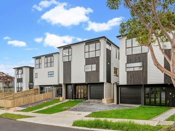 LUXURY LIVING IN MACLEANS