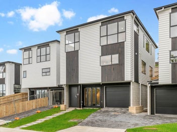 LUXURY LIVING IN MACLEANS