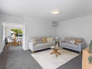 Fresh Look, Prime Spot - Reserve Across Street