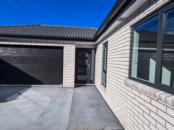 Move In Ready 4 Bed Spacious Home