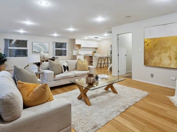 Stylish Family Living in Central Pinehill