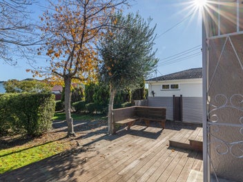 Charming Art Deco Gem in the Heart of Taradale