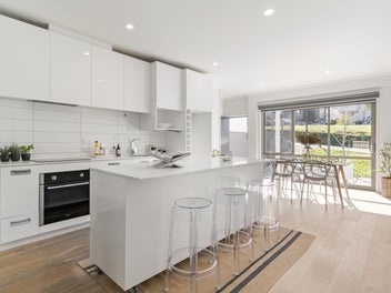 Ideal Family-Friendly Modern Home