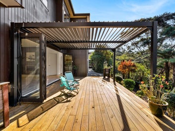 Sunlit home with income potential