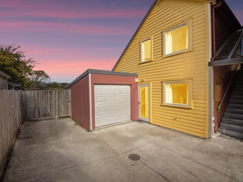 Spacious and sunny with CBD convenience