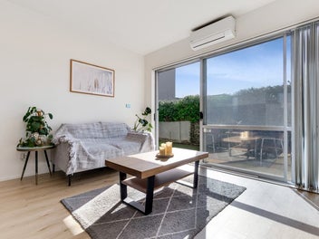 The One Level Suntrap!