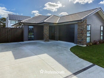 Impressive Design & Sun-Soaked Living