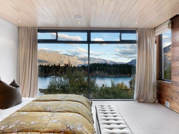 A Rare Central Queenstown Residence