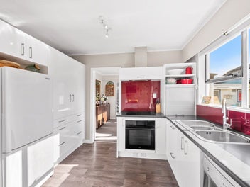 MODERN COMFORT WITH A PRIME LOCATION
