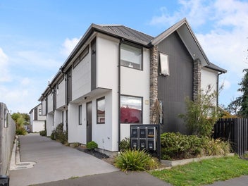 Priced to move! $529k