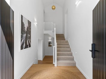 Exclusive Family Estate – Virtually New Home i...