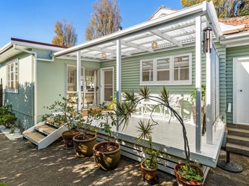 Flexible Family Home + Lifestyle!