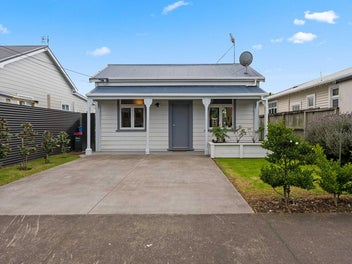 Cosy Cottage, Central Convenience