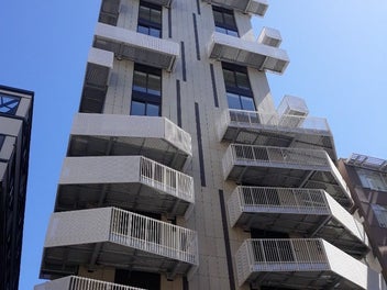 Image 1 of 8