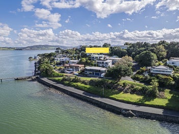 Sea, sails and income - so close to the City!