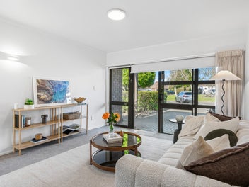 Tranquil one-bedroom retreat in over 50's complex