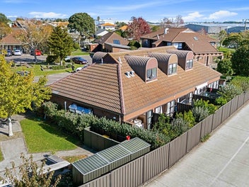 Price dropped to sell - present your offer!