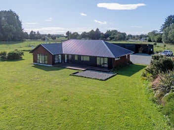 Modern Lifestyle on Geraldine's Doorstep - 2ha