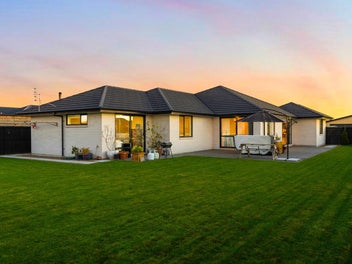 Quality Build, Big Backyard - Rolleston Gem
